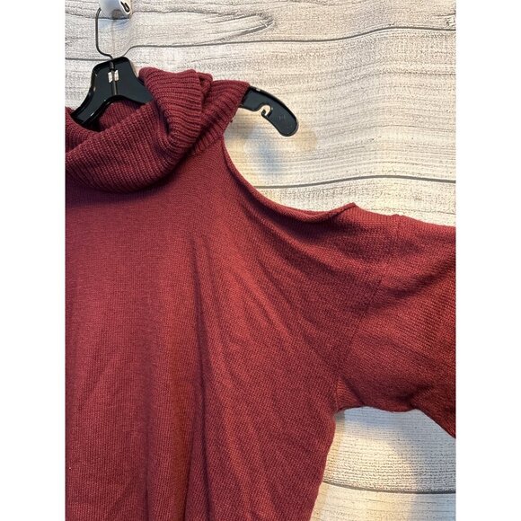1.State Burgundy Cold Shoulder Turtleneck Sweater Size L - Picture 2 of 4